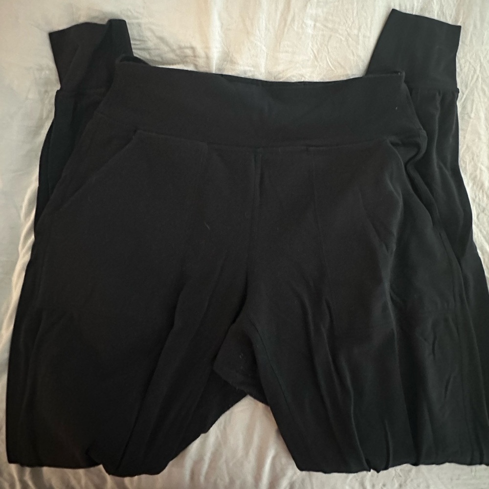 Women’s Lululemon joggers